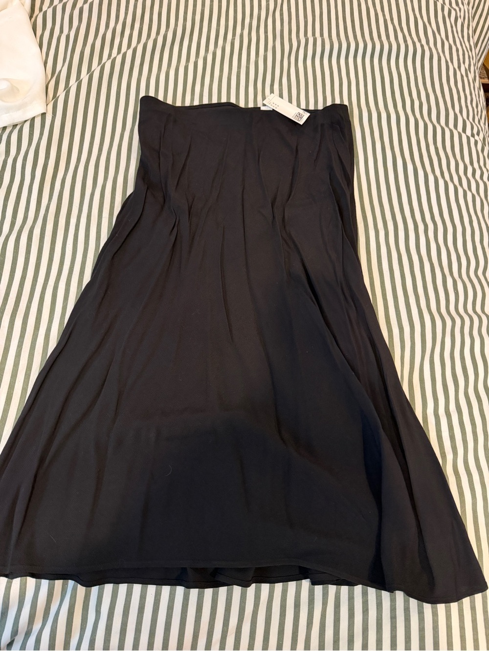 NWT H&M Black Midi Skirt